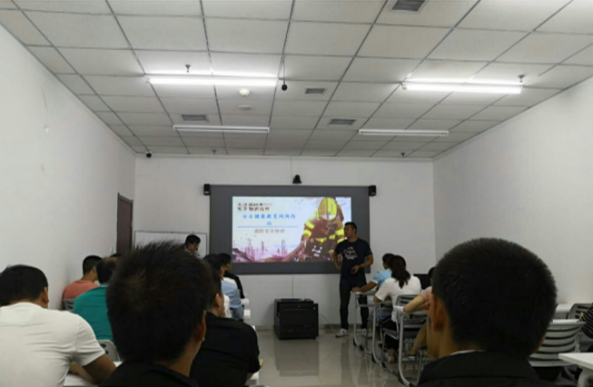 積極組織參加消防安全知識(shí)專(zhuān)題培訓(xùn)